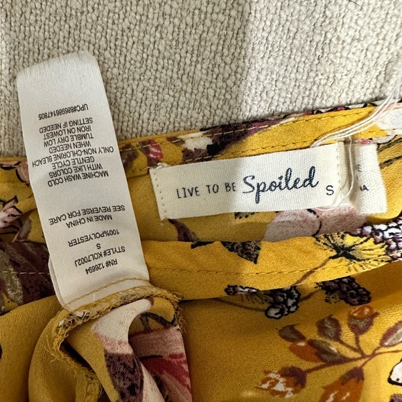 🛍️ cute floral crop top with excellent condition. - Picture 6 of 6